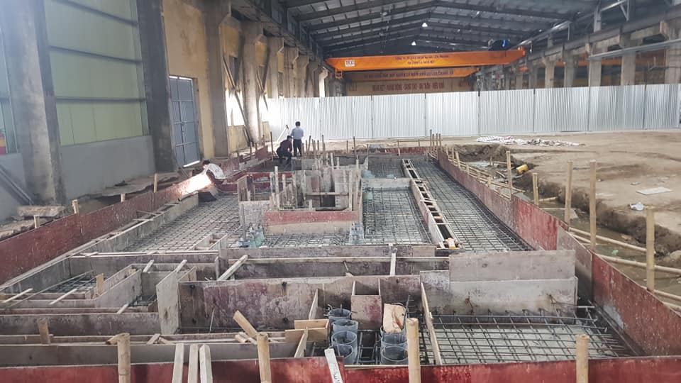 Móng máy xả băng